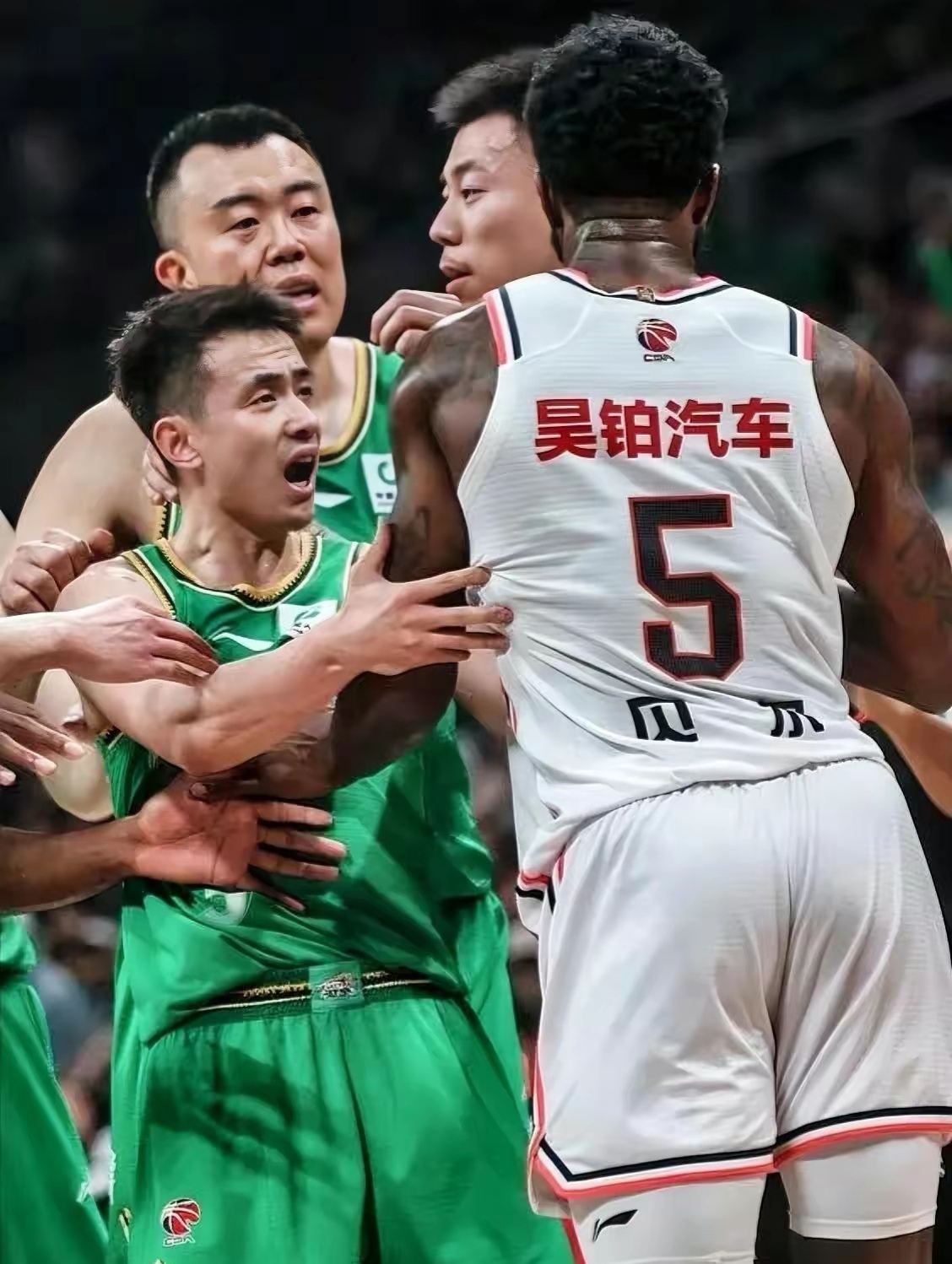 掘金碾压上海队，张镇麟统治全场