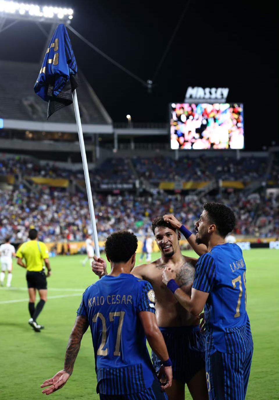 AC米兰完胜曼城,基米希带队取胜 AC米兰完胜曼城,基米希带队取胜