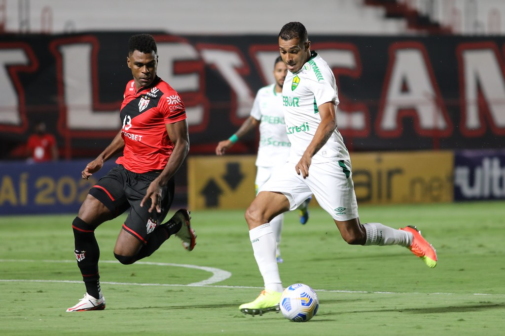 红牛二队鏖战索伯车队，塞恩斯刷新纪录