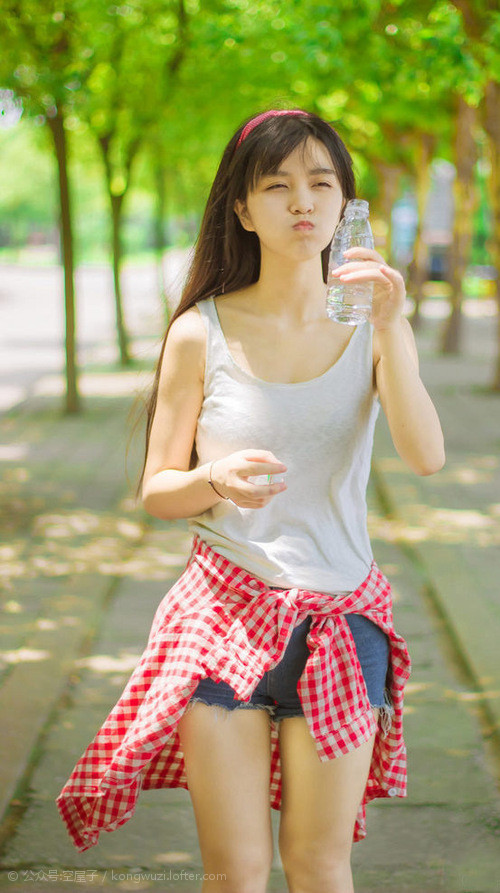 惊魂时刻，雷诺险胜背后的战术博弈与维斯塔潘的火热连胜