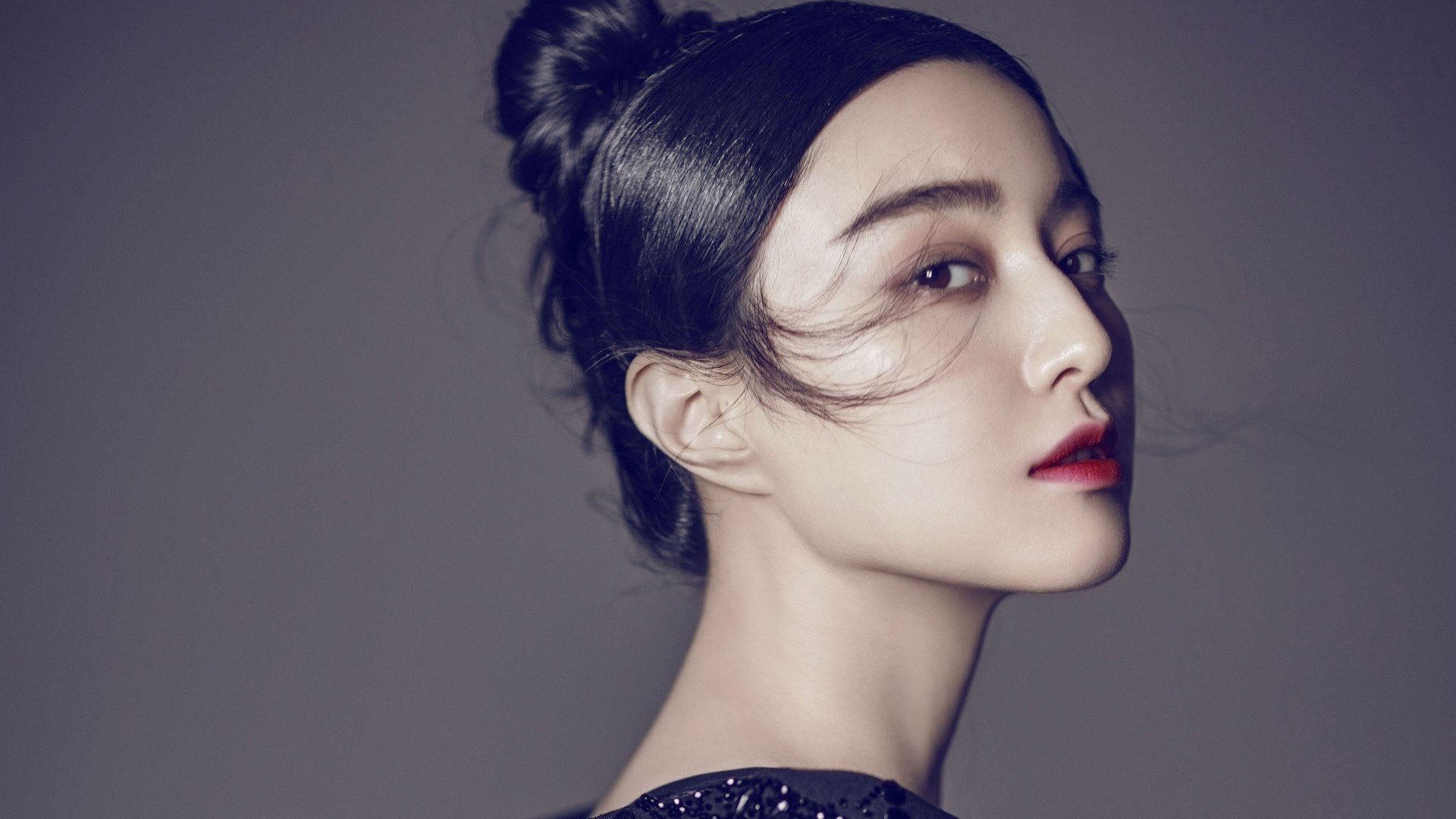 横贯大陆的传奇,从足球场到篮球馆的胜利叙事