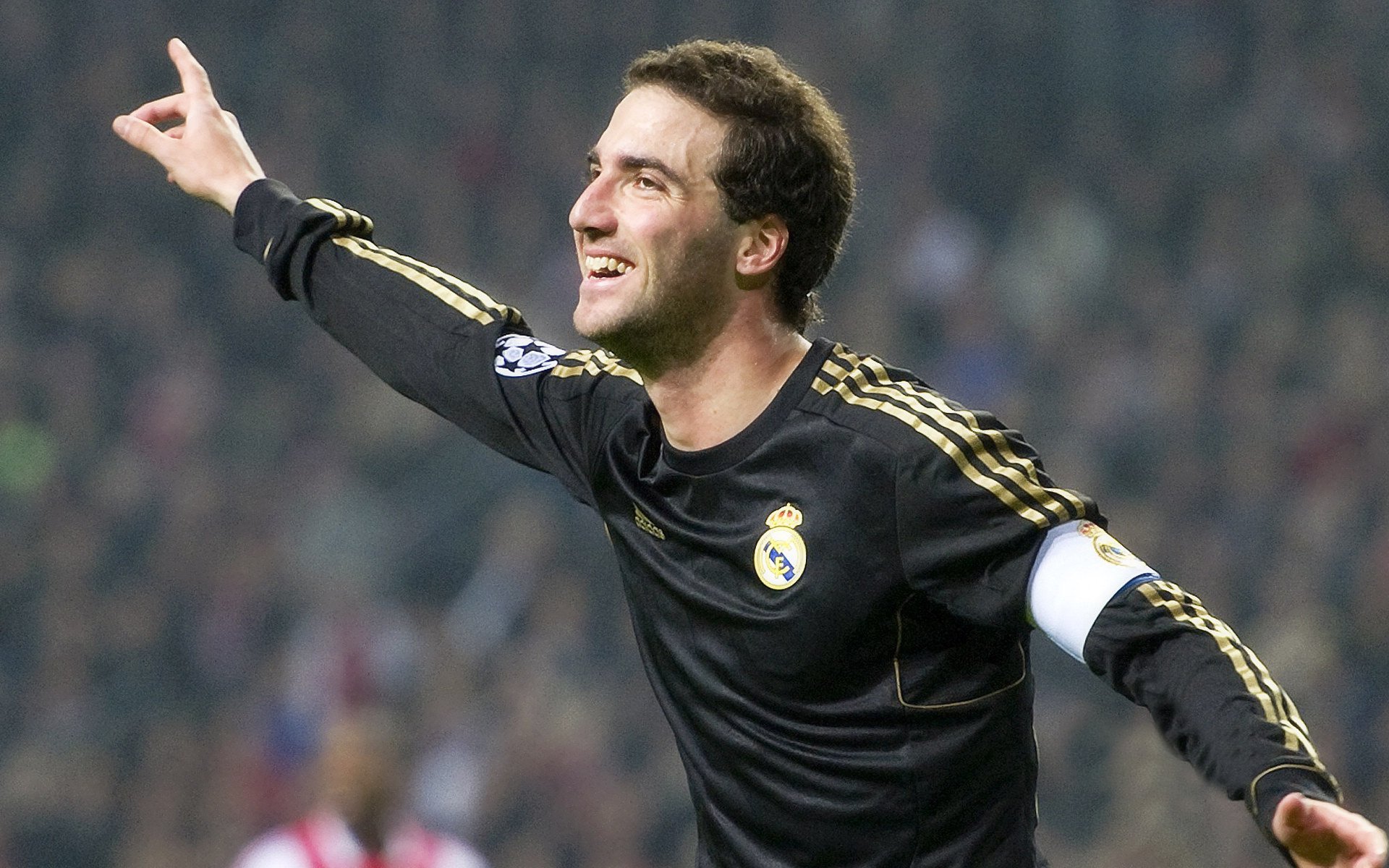 NBA季后赛悬疑剧的剧作家，第三节就为对手写下终章