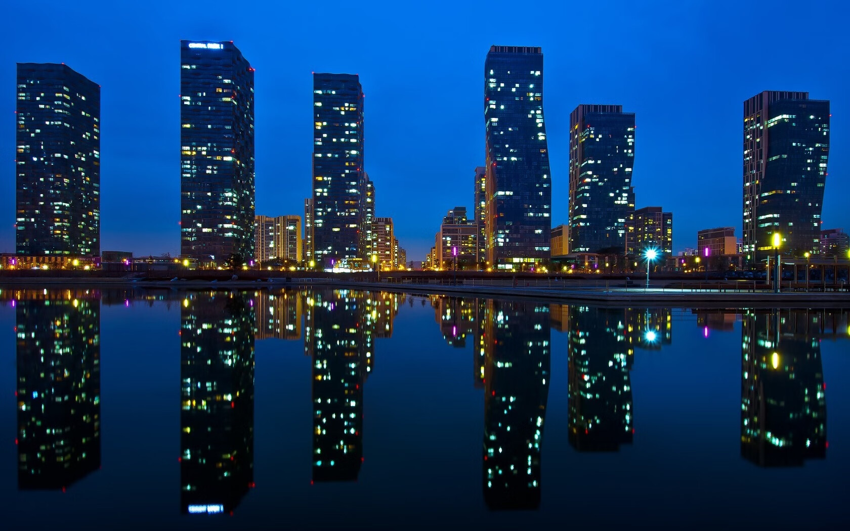 热带丛林与蓝色海岸的鏖战，厄德高的致命华尔兹